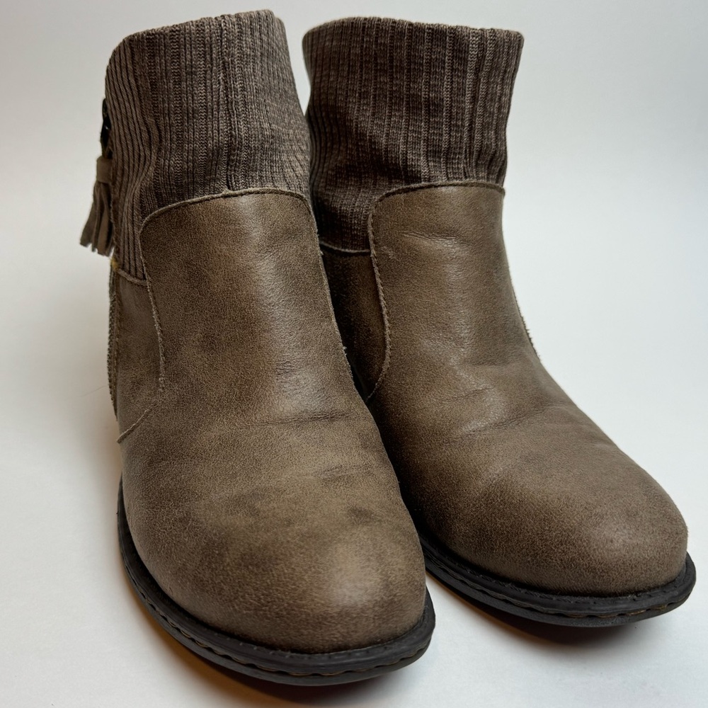 BOC Born Boots Womens 9 M Bendell Ankle Booties with Tassel Zipper (Z26717)